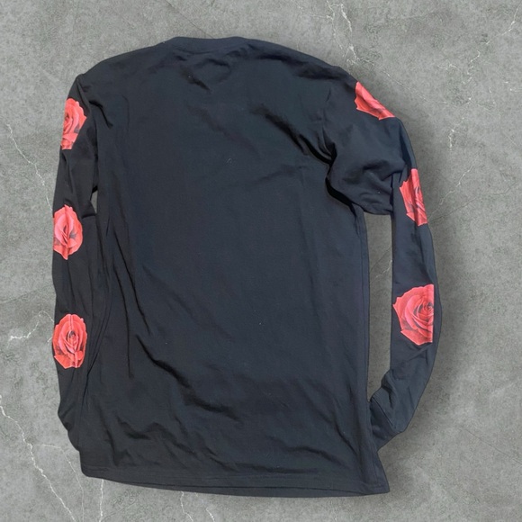 Selena long sleeve with roses size small - Picture 4 of 4